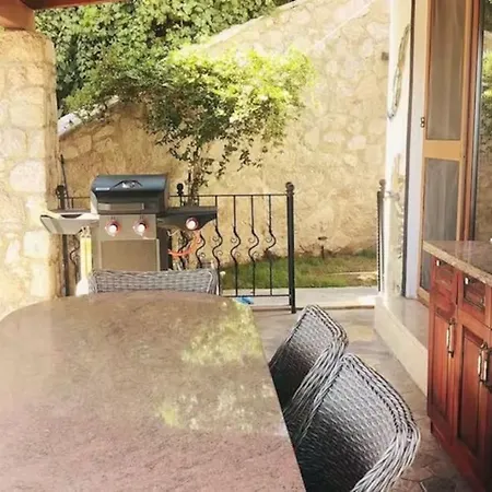 Chanel Villa *