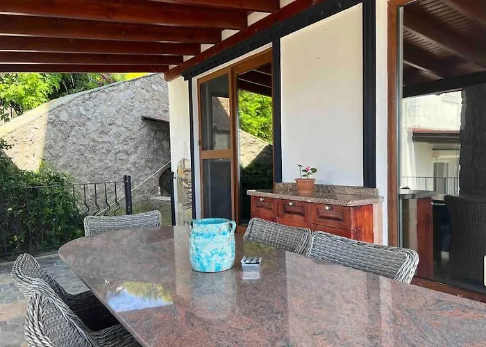 Chanel Villa
